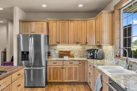 Tiny photo for 18108 Fadjur Lane, Sisters, OR 97759 (MLS # 220227300)