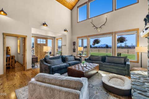 Tiny photo for 18108 Fadjur Lane, Sisters, OR 97759 (MLS # 220227300)