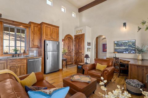 Tiny photo for 766 Meridian Road, Eagle Point, OR 97524 (MLS # 220211126)