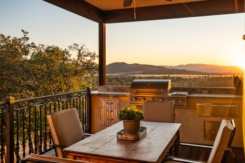 Tiny photo for 766 Meridian Road, Eagle Point, OR 97524 (MLS # 220211126)