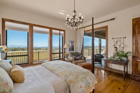 Tiny photo for 766 Meridian Road, Eagle Point, OR 97524 (MLS # 220211126)