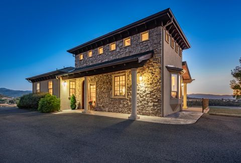 Tiny photo for 766 Meridian Road, Eagle Point, OR 97524 (MLS # 220211126)