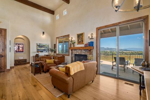 Tiny photo for 766 Meridian Road, Eagle Point, OR 97524 (MLS # 220211126)