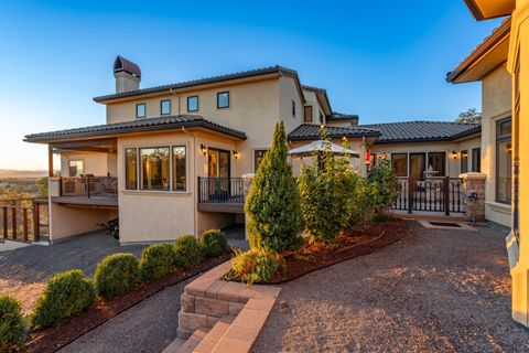 Tiny photo for 766 Meridian Road, Eagle Point, OR 97524 (MLS # 220211126)