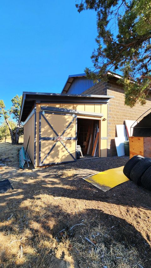 Tiny photo for 4335 NE 33rd Street, Redmond, OR 97756 (MLS # 220211129)