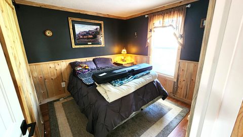 Tiny photo for 4335 NE 33rd Street, Redmond, OR 97756 (MLS # 220211129)