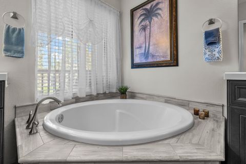 Tiny photo for 1116 Golden Pheasant Drive, Redmond, OR 97756 (MLS # 220219458)