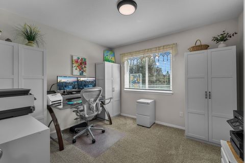 Tiny photo for 1116 Golden Pheasant Drive, Redmond, OR 97756 (MLS # 220219458)