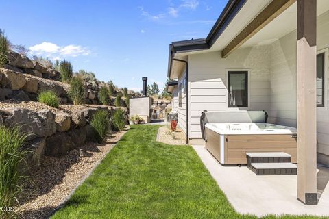 Tiny photo for 2375 NW Wyeth Place, Bend, OR 97703 (MLS # 220224120)