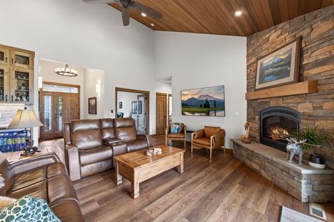 Tiny photo for 17121 Merganser Drive, Bend, OR 97707 (MLS # 220225870)