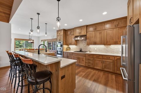 Tiny photo for 17121 Merganser Drive, Bend, OR 97707 (MLS # 220225870)