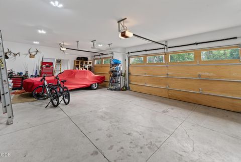 Tiny photo for 17121 Merganser Drive, Bend, OR 97707 (MLS # 220225870)