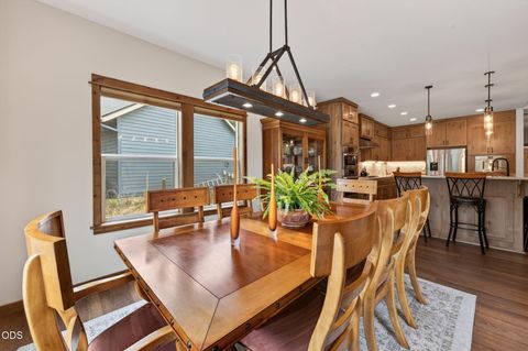 Tiny photo for 17121 Merganser Drive, Bend, OR 97707 (MLS # 220225870)