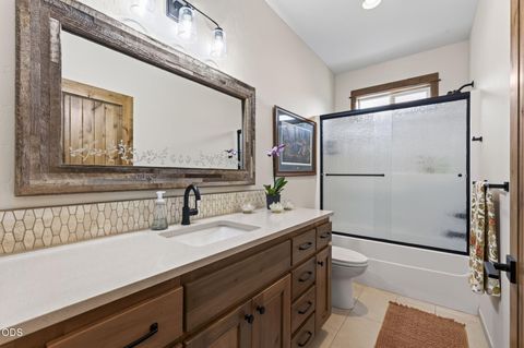 Tiny photo for 17121 Merganser Drive, Bend, OR 97707 (MLS # 220225870)