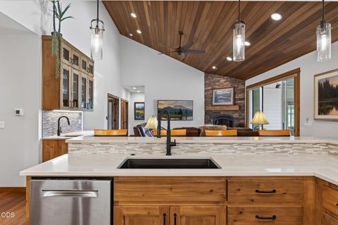 Tiny photo for 17121 Merganser Drive, Bend, OR 97707 (MLS # 220225870)