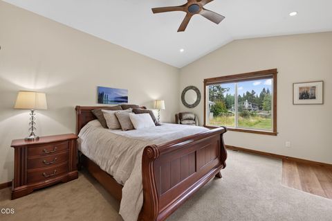 Tiny photo for 17121 Merganser Drive, Bend, OR 97707 (MLS # 220225870)
