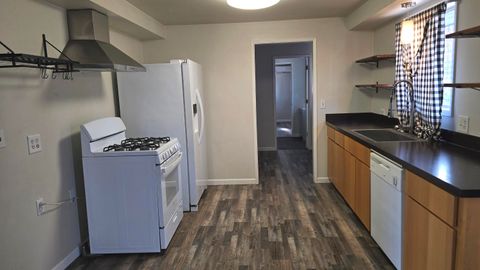 Tiny photo for 1320 Summers Lane, Klamath Falls, OR 97603 (MLS # 220214064)