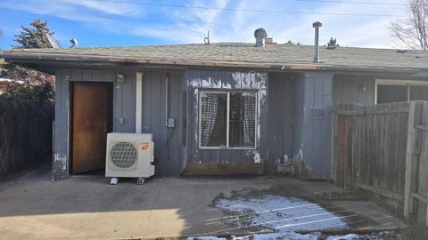 Tiny photo for 1320 Summers Lane, Klamath Falls, OR 97603 (MLS # 220214064)