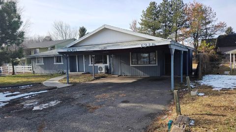 Tiny photo for 1320 Summers Lane, Klamath Falls, OR 97603 (MLS # 220214064)