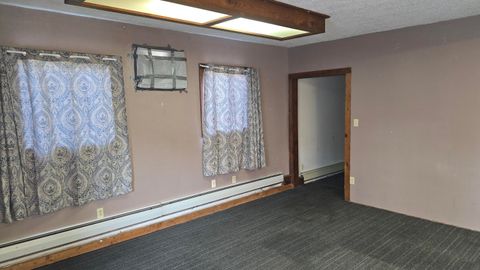 Tiny photo for 1320 Summers Lane, Klamath Falls, OR 97603 (MLS # 220214064)