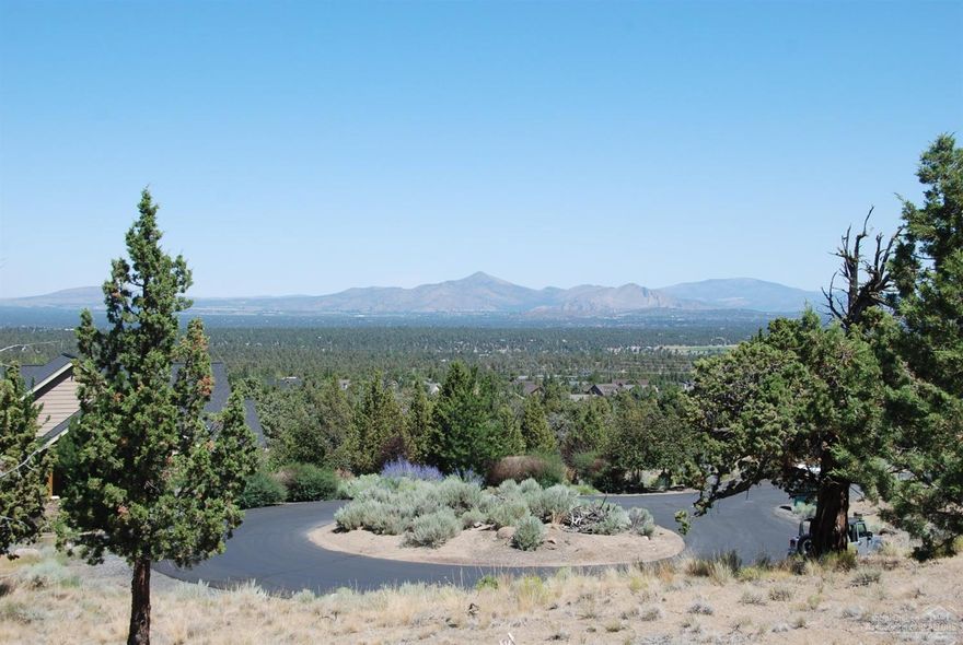Great Ochoco Mountain view lot. Over 1/2 acre on dead end cul-de-sac in area of upscale homes at the Highlands on the West Ridge of Eagle Crest. Eagle Crest is home to 3 golf courses, 3 sports centers and over 11 miles of bike trails.