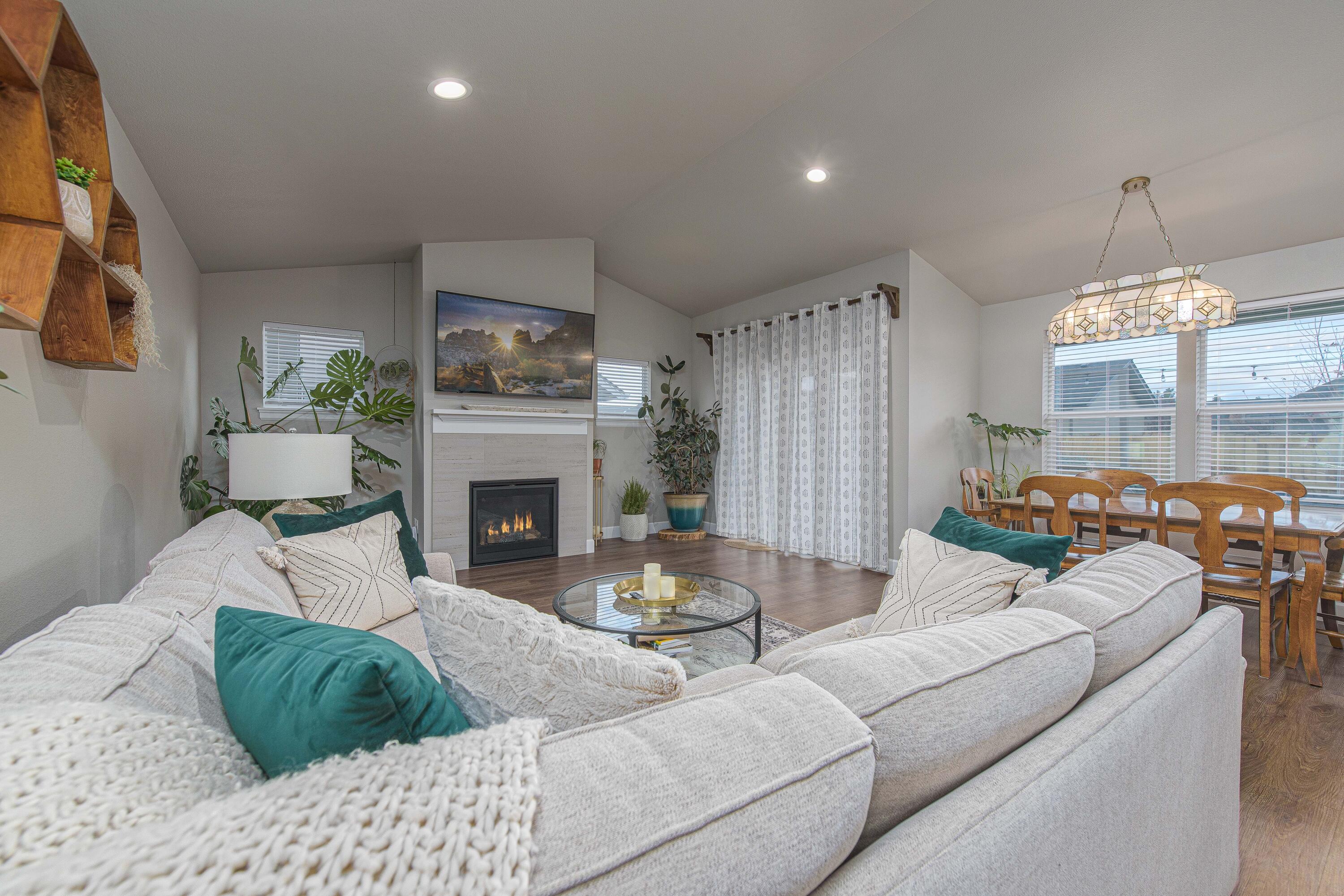 413 NE Nickernut Lane