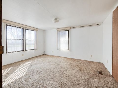 Tiny photo for 3440 Boardman Avenue, Klamath Falls, OR 97603 (MLS # 220217688)