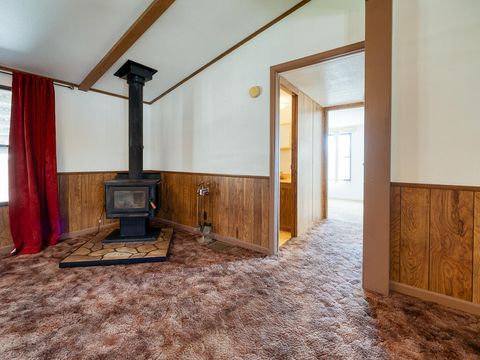 Tiny photo for 3440 Boardman Avenue, Klamath Falls, OR 97603 (MLS # 220217688)