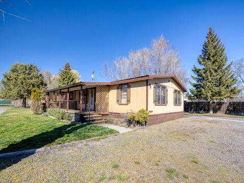 Tiny photo for 3440 Boardman Avenue, Klamath Falls, OR 97603 (MLS # 220217688)