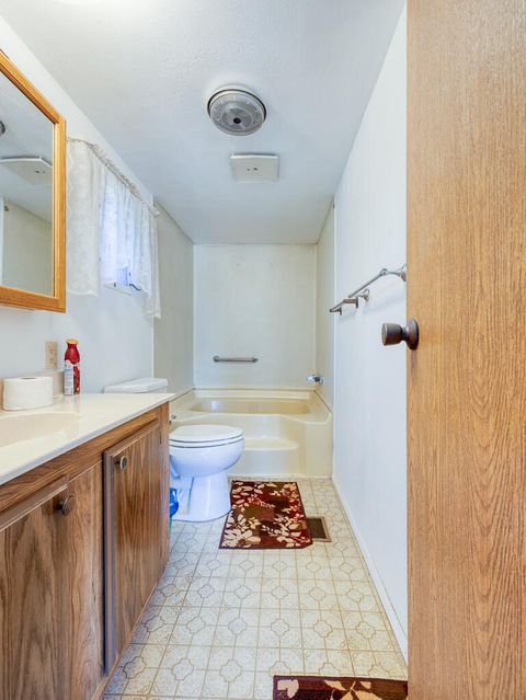 Tiny photo for 3440 Boardman Avenue, Klamath Falls, OR 97603 (MLS # 220217688)