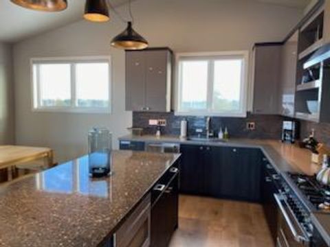 Tiny photo for 19120 Gateway Loop, Bend, OR 97702 (MLS # 220210308)