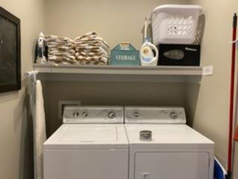 Tiny photo for 19120 Gateway Loop, Bend, OR 97702 (MLS # 220210308)