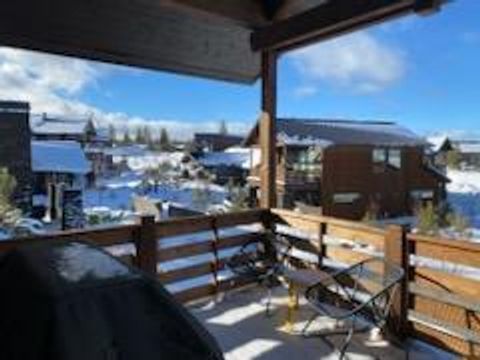 Tiny photo for 19120 Gateway Loop, Bend, OR 97702 (MLS # 220210308)