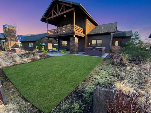 Tiny photo for 19120 Gateway Loop, Bend, OR 97702 (MLS # 220210308)