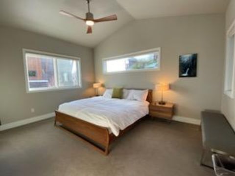 Tiny photo for 19120 Gateway Loop, Bend, OR 97702 (MLS # 220210308)