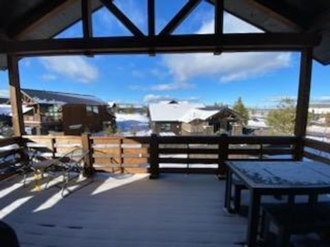 Tiny photo for 19120 Gateway Loop, Bend, OR 97702 (MLS # 220210308)
