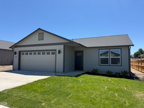 Tiny photo for 623 NE Mitchell Street #164, Madras, OR 97741 (MLS # 220224467)