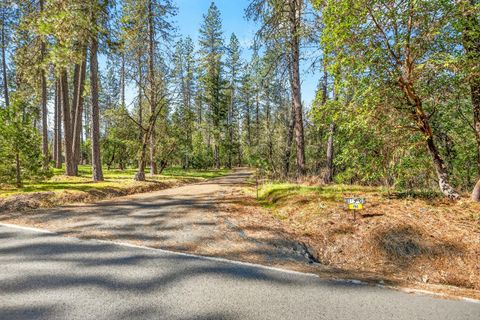 Tiny photo for 150 Ridgefield Road, Grants Pass, OR 97527 (MLS # 220217453)