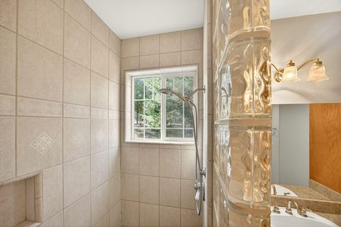 Tiny photo for 150 Ridgefield Road, Grants Pass, OR 97527 (MLS # 220217453)