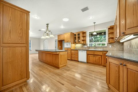 Tiny photo for 150 Ridgefield Road, Grants Pass, OR 97527 (MLS # 220217453)