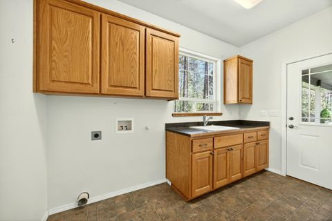 Tiny photo for 150 Ridgefield Road, Grants Pass, OR 97527 (MLS # 220217453)