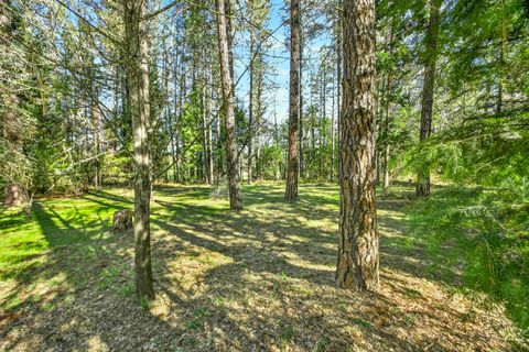 Tiny photo for 150 Ridgefield Road, Grants Pass, OR 97527 (MLS # 220217453)