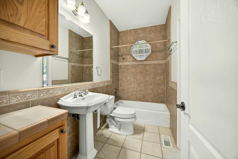 Tiny photo for 150 Ridgefield Road, Grants Pass, OR 97527 (MLS # 220217453)