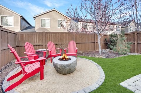 Tiny photo for 63169 NE Hadley Place, Bend, OR 97701 (MLS # 220217290)