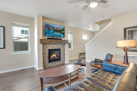 Tiny photo for 63169 NE Hadley Place, Bend, OR 97701 (MLS # 220217290)