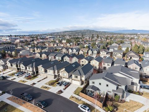 Tiny photo for 63169 NE Hadley Place, Bend, OR 97701 (MLS # 220217290)