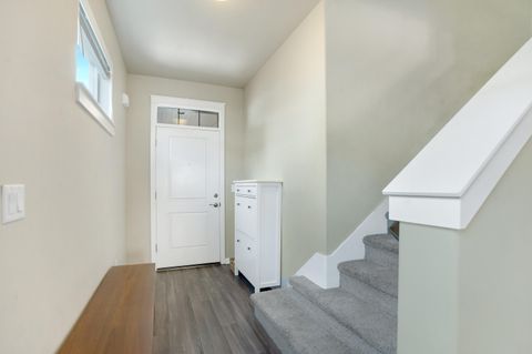 Tiny photo for 63169 NE Hadley Place, Bend, OR 97701 (MLS # 220217290)