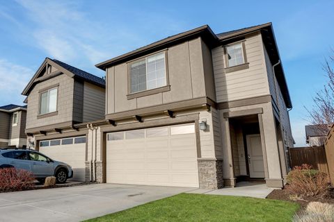 Tiny photo for 63169 NE Hadley Place, Bend, OR 97701 (MLS # 220217290)