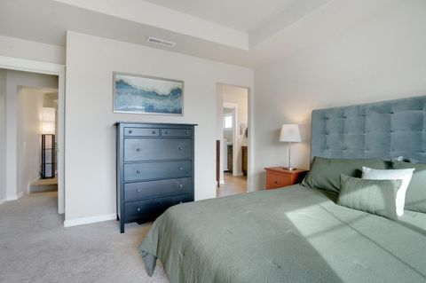 Tiny photo for 63169 NE Hadley Place, Bend, OR 97701 (MLS # 220217290)