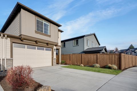 Tiny photo for 63169 NE Hadley Place, Bend, OR 97701 (MLS # 220217290)